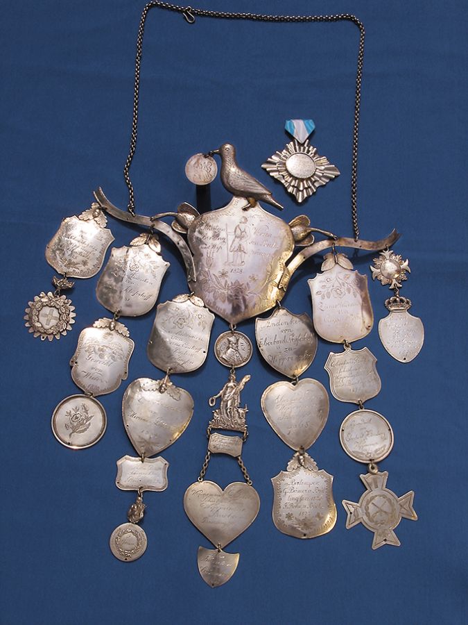 332 Kette mit Königsorden